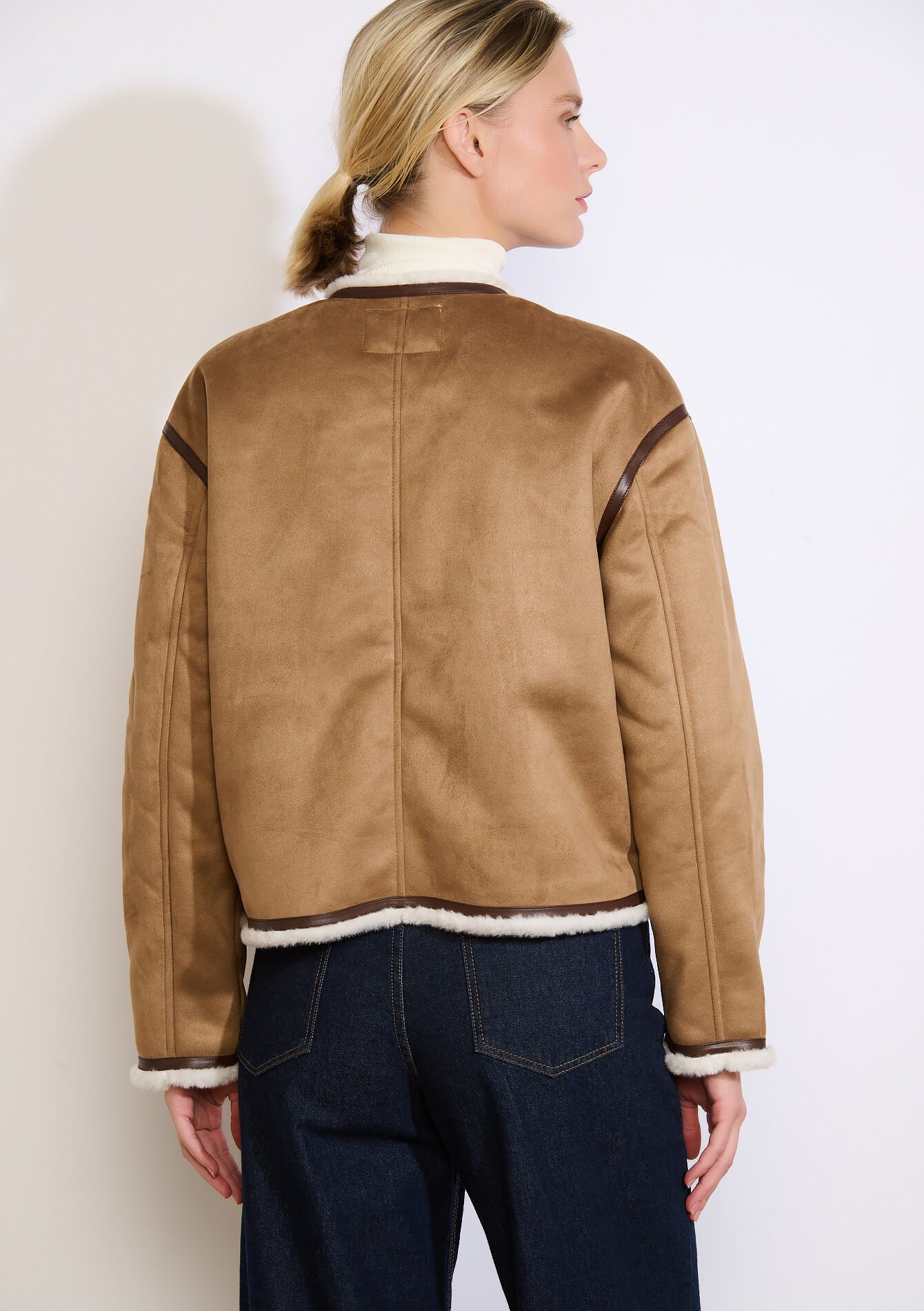 Veste courte en peau lainée, Veste courte en peau lainée - BROWN DARK CHOCOLATE - 23000784_3720