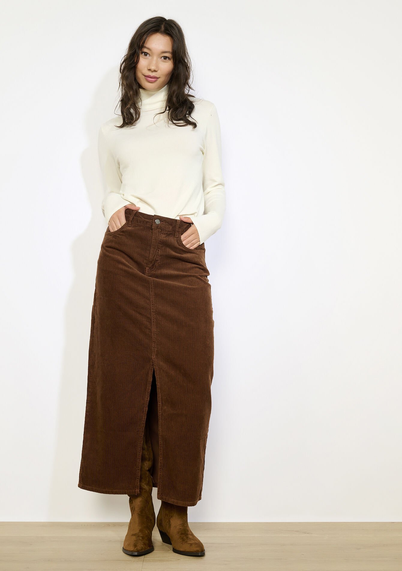 Lange ribfluwelen rok, Lange ribfluwelen rok, , back