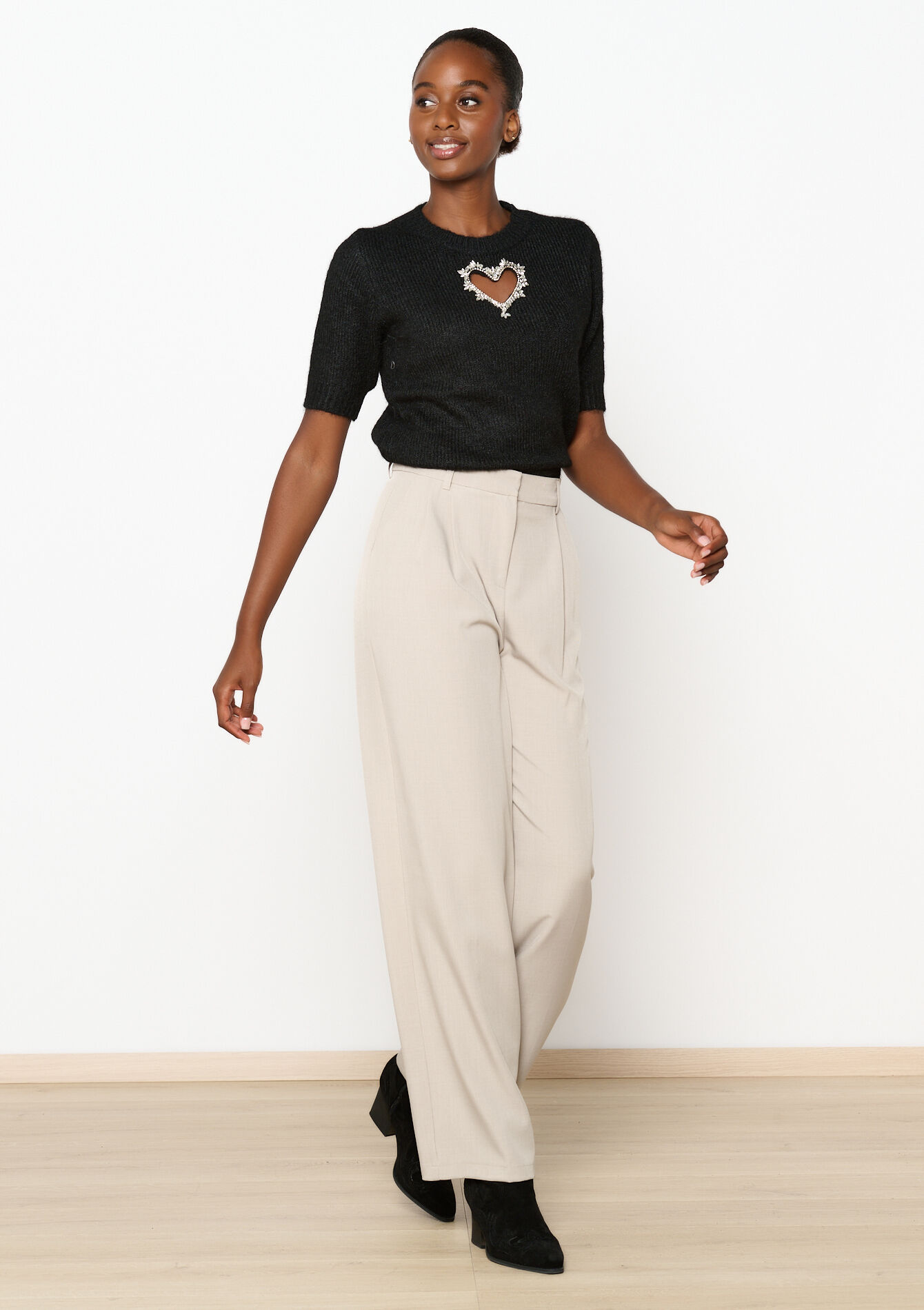 Pullover avec coeur et strass, Pullover avec coeur et strass - BLACK - 04006615_1119