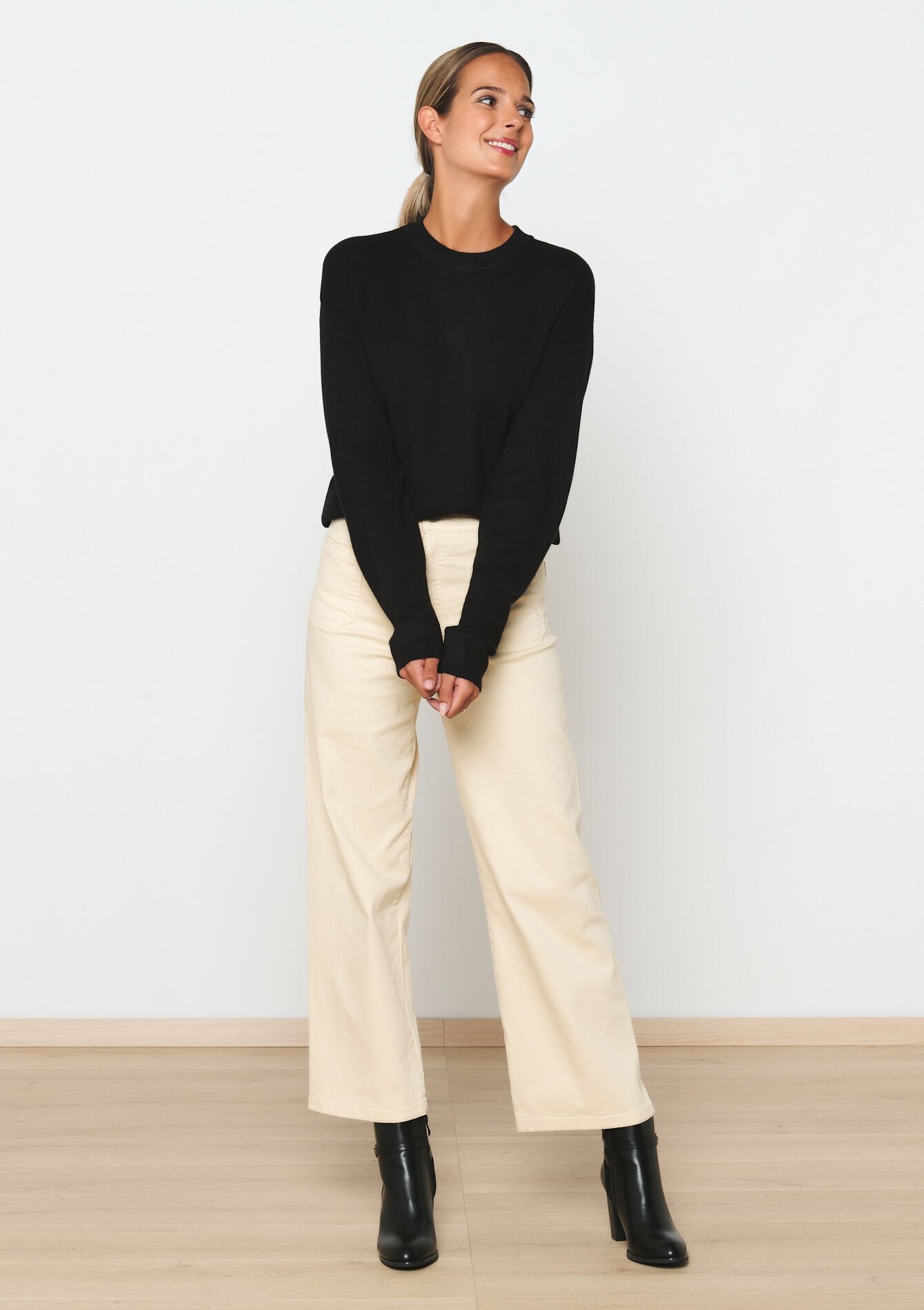 Pullover with round neck, Pullover with round neck - BLACK BEAUTY - 04006513_2600