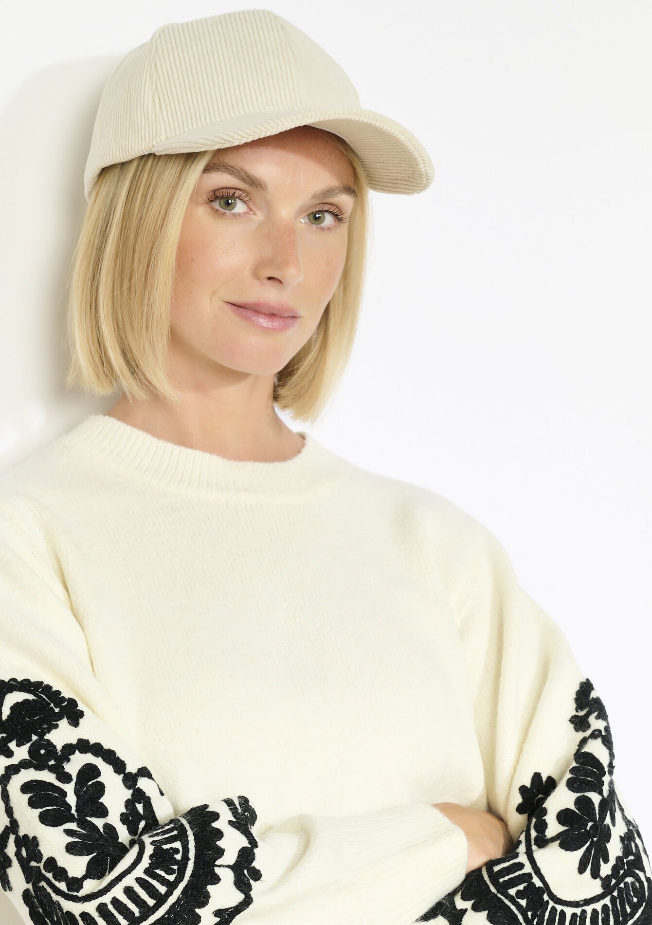 Corduroy pet - VANILLA WHITE - 17002208_1013