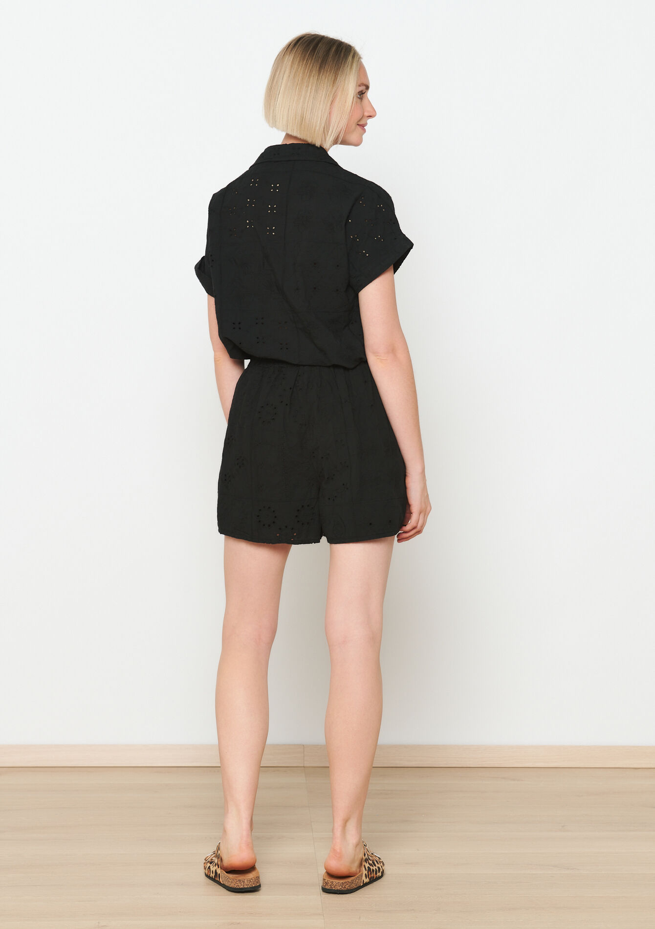 Shorts with broderie anglaise, Shorts with broderie anglaise - BLACK - 06100621_1119