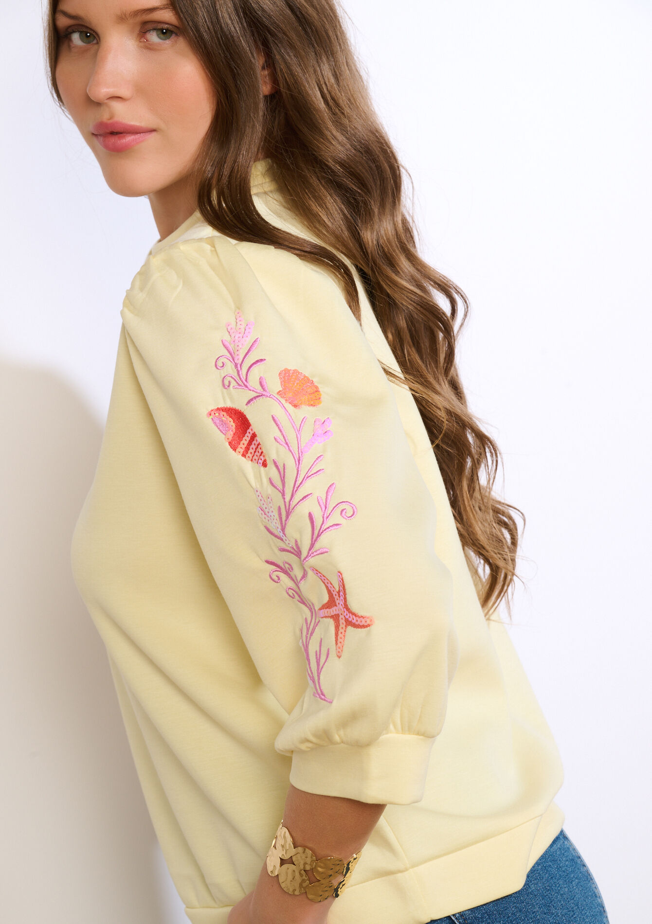 Sweater met geborduurde mouwen - YELLOW PASTEL - 03001839_5004