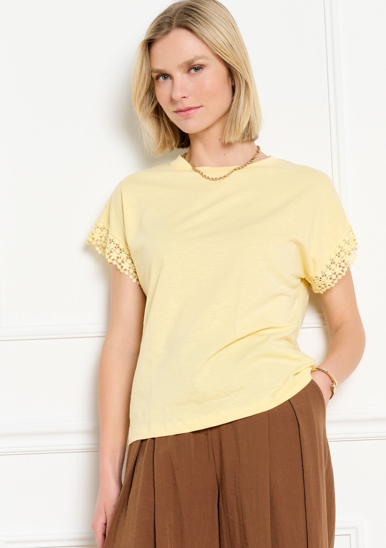 T-shirt met kanten mouwen - YELLOW PASTEL - 02301939_5004