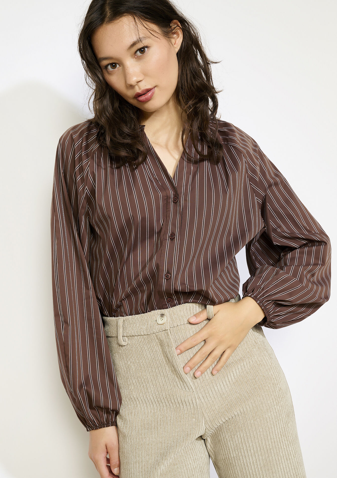 Gestreepte blouse met ballonmouwen - BROWN DARK CHOCOLATE - 05702961_3720