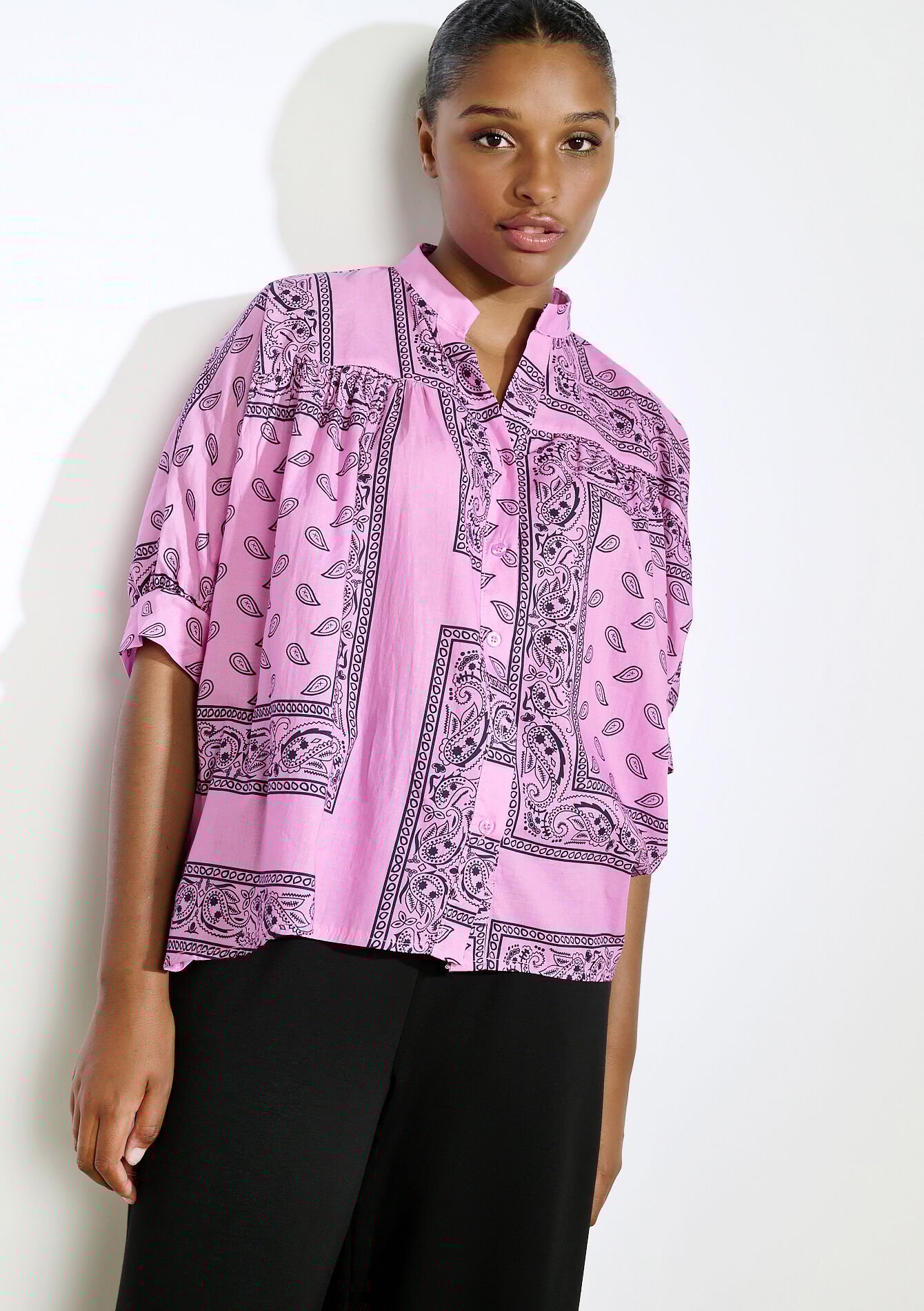 Oversized blouse met bandanaprint , Oversized blouse met bandanaprint - LIGHT PINK - 05702928_1303