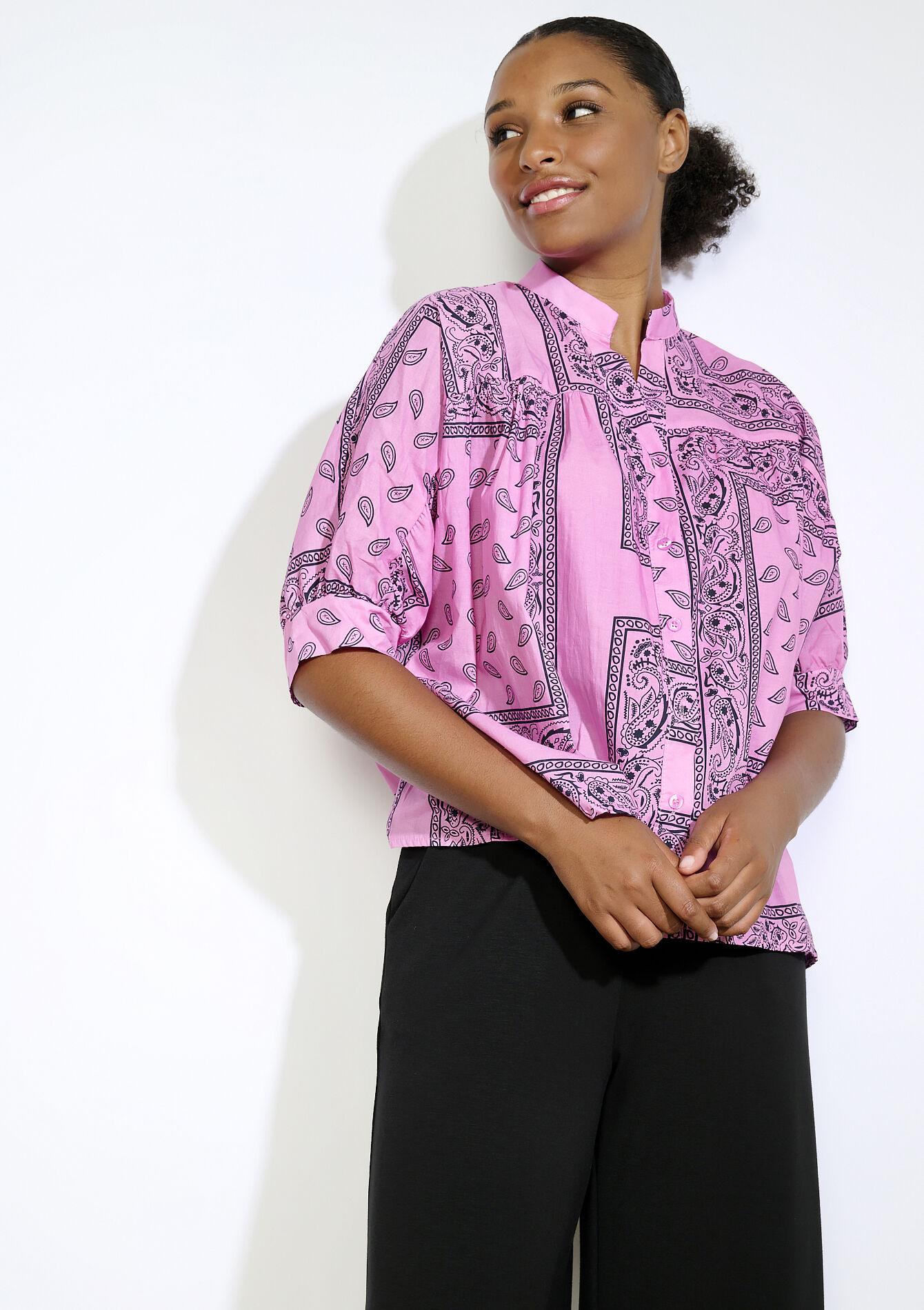 Oversized blouse met bandanaprint , Oversized blouse met bandanaprint - LIGHT PINK - 05702928_1303