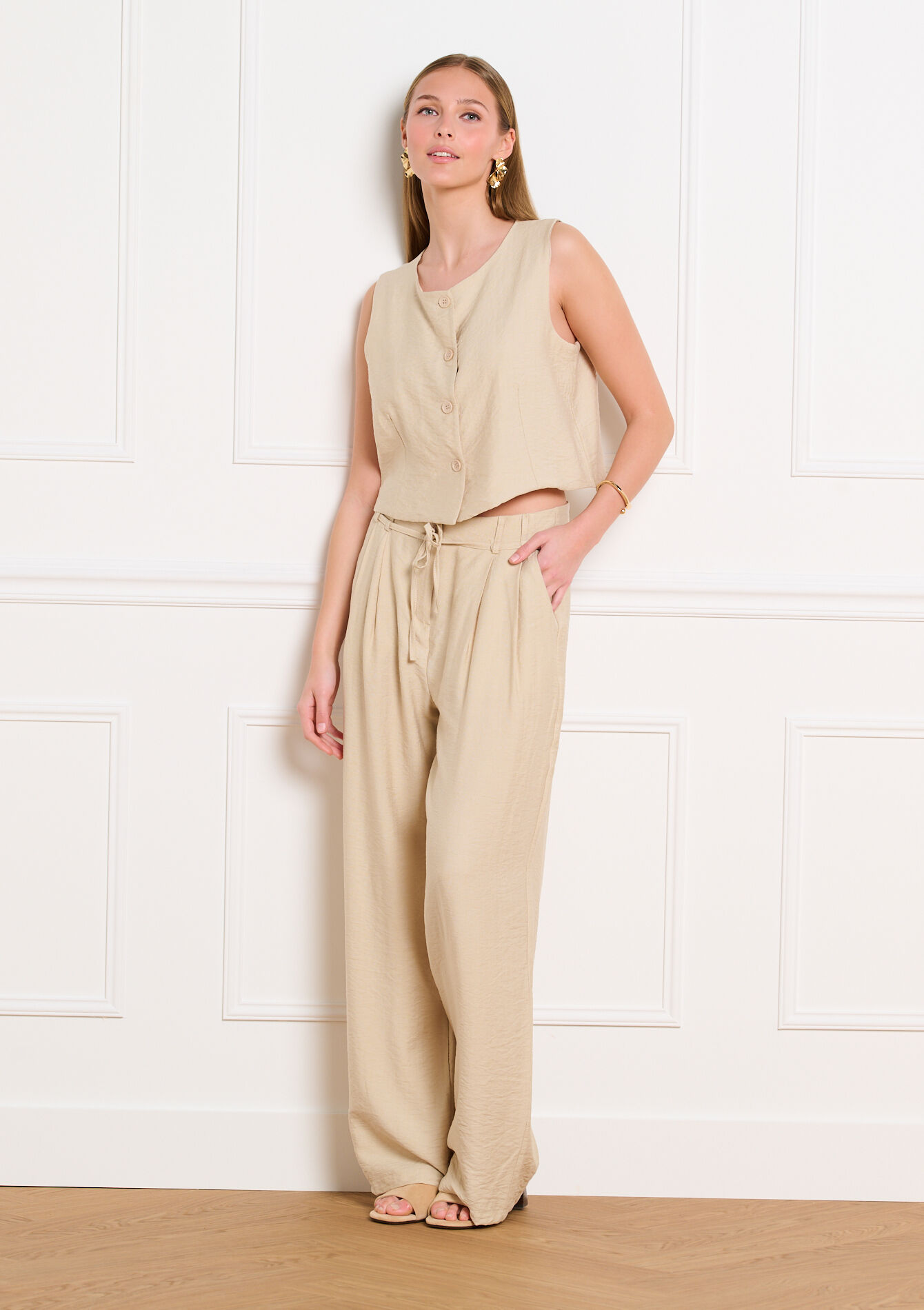 Sleeveless buttoned vest - LT BEIGE - 05003698_2527