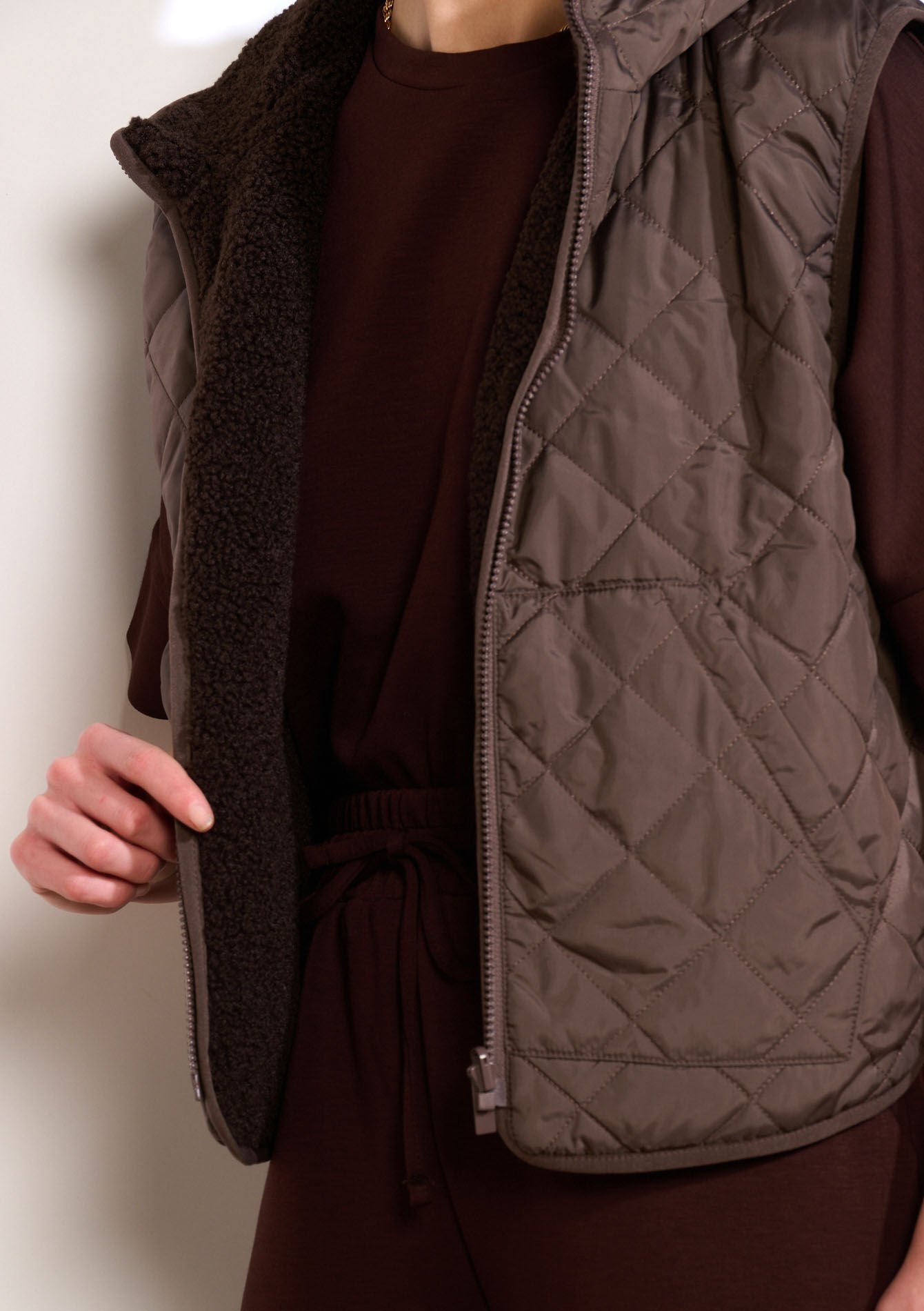 Reversible hooded vest - BROWN DARK CHOCOLATE - 15100413_3720