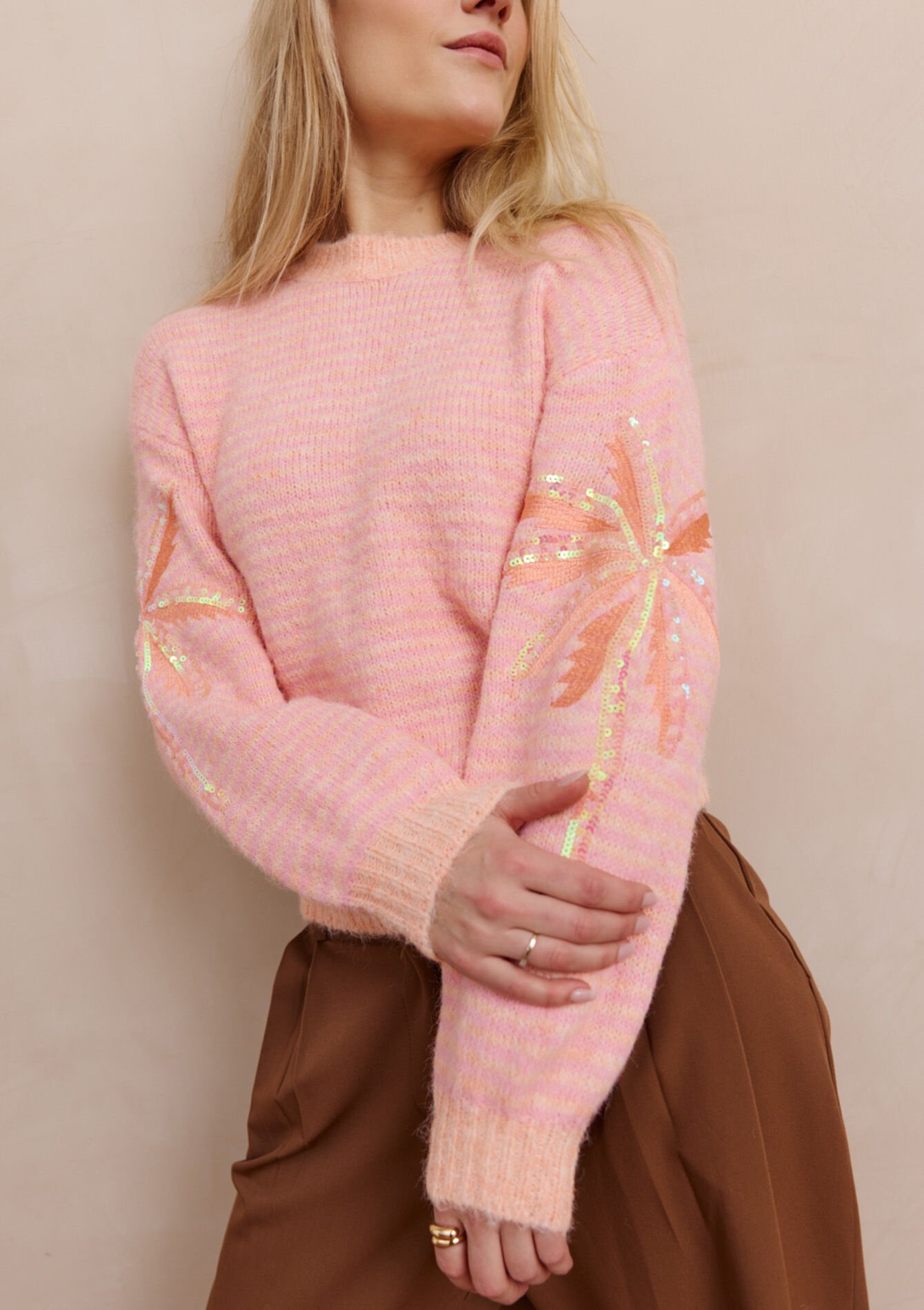 Pull brodé doux et texturé - CORAL BRIGHT - 04007168