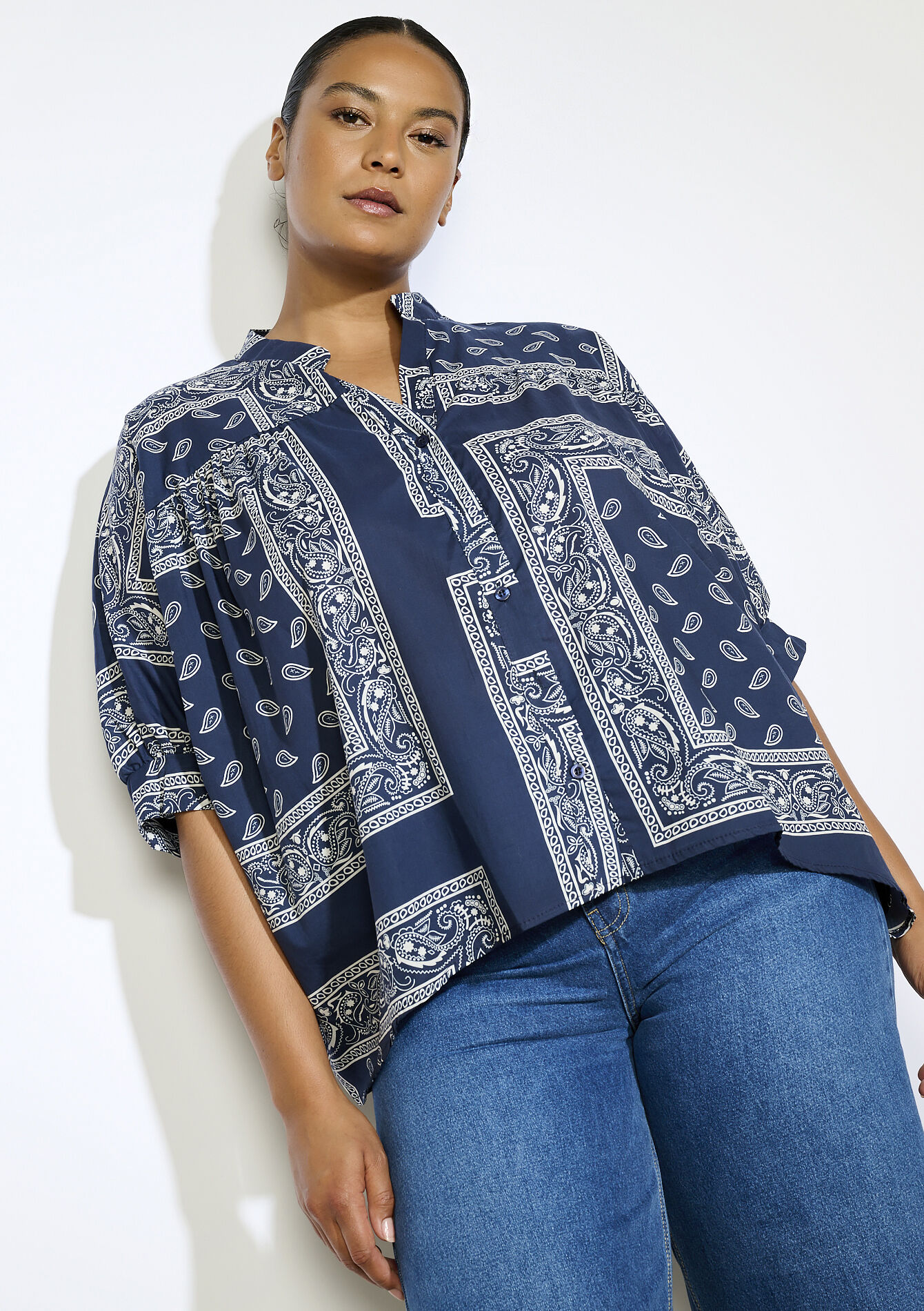 Oversized blouse met bandanaprint , Oversized blouse met bandanaprint , , back
