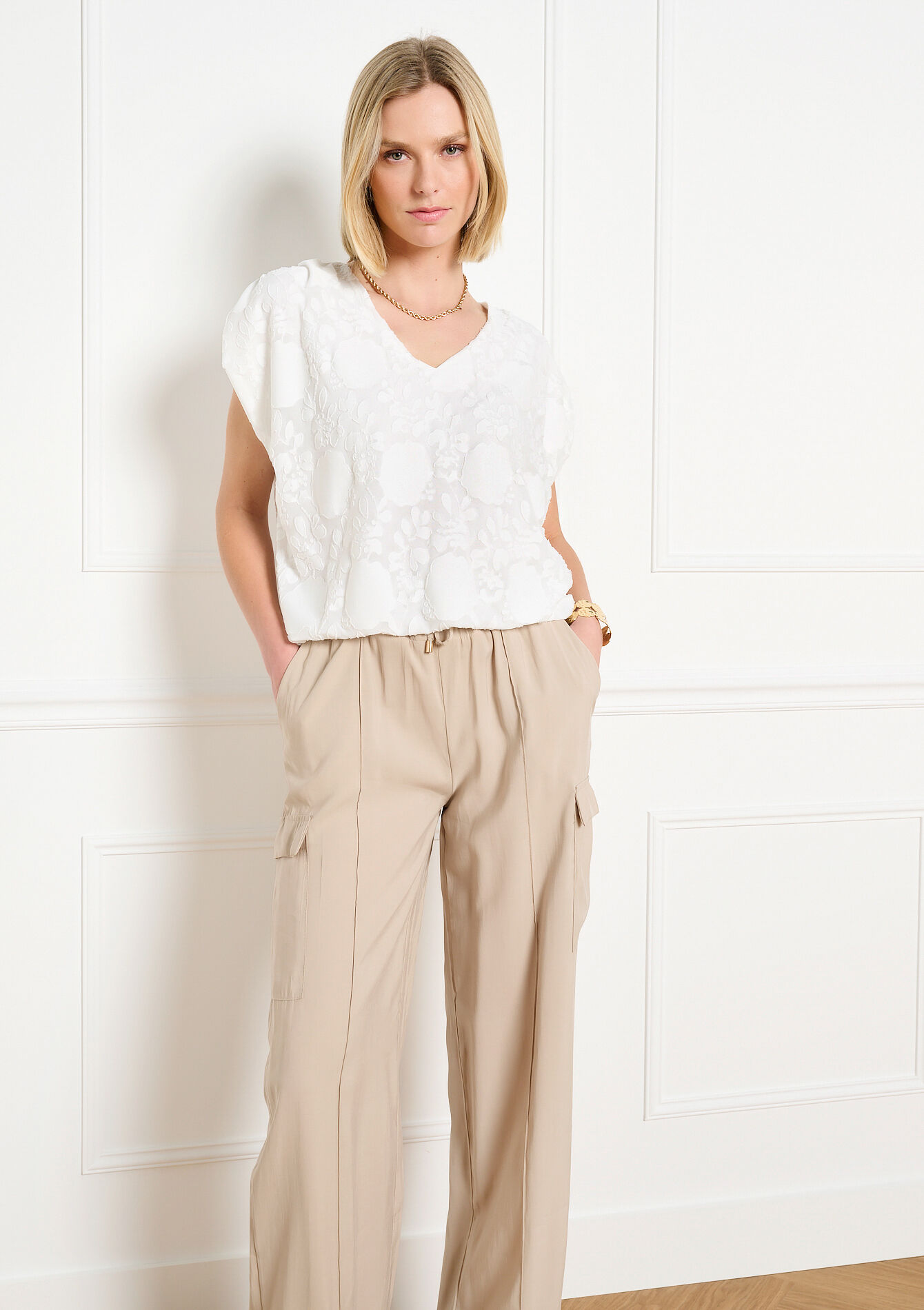 Jacquard t-shirt met v-hals, Jacquard t-shirt met v-hals - OPTICAL WHITE - 02302022_1019