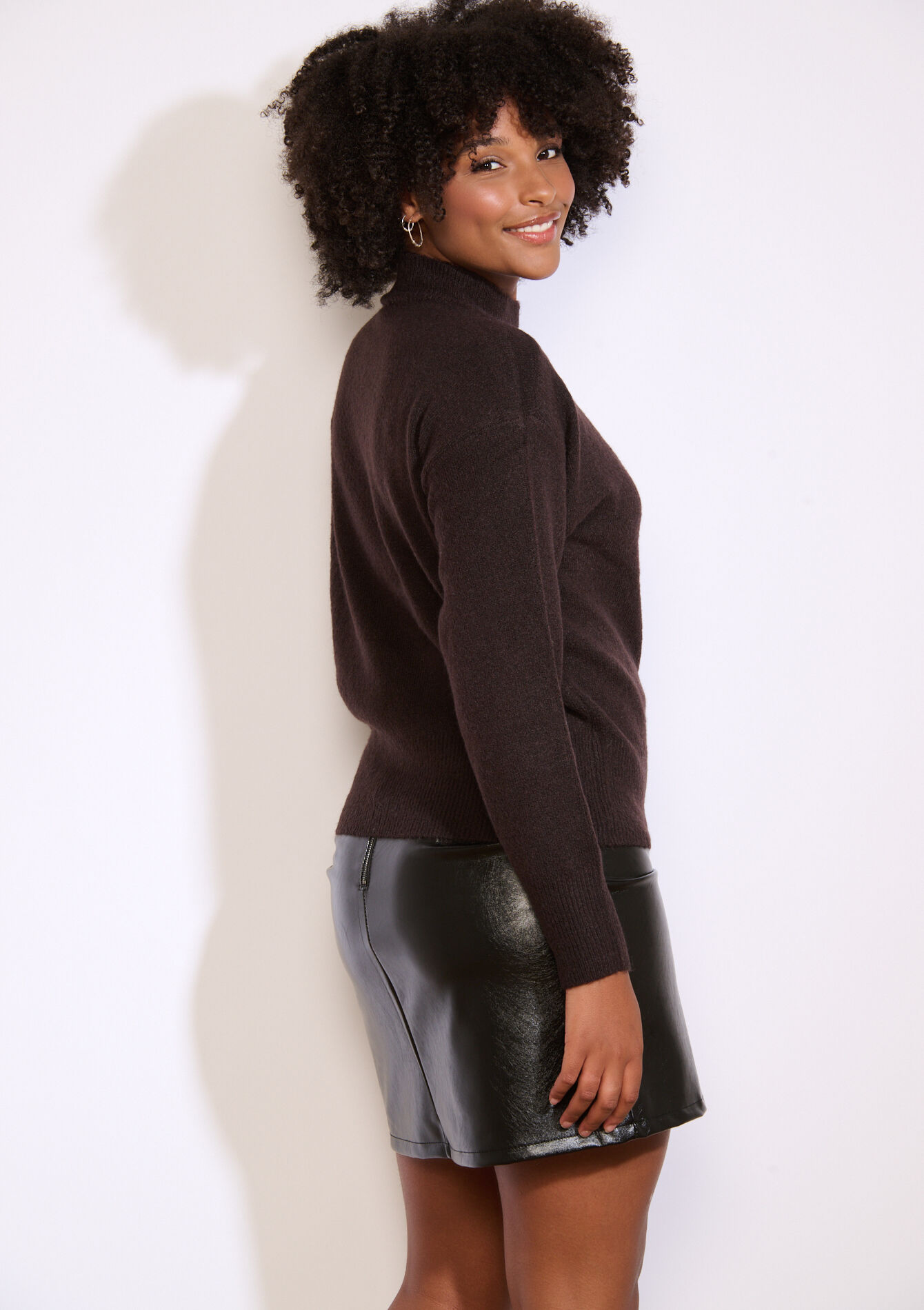 Zachte trui met col - BROWN DARK CHOCOLATE - 04006914_3720