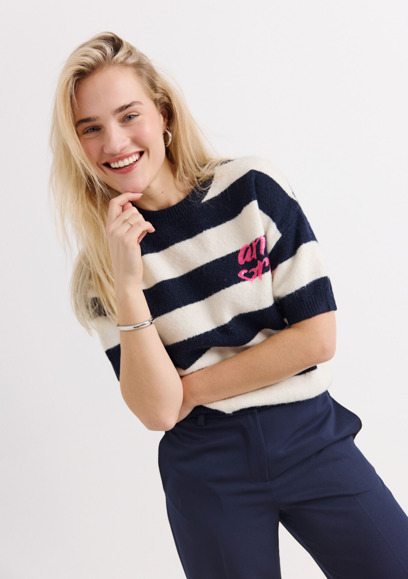 Striped sweater with slogan - NAVY BASIC - 04007172