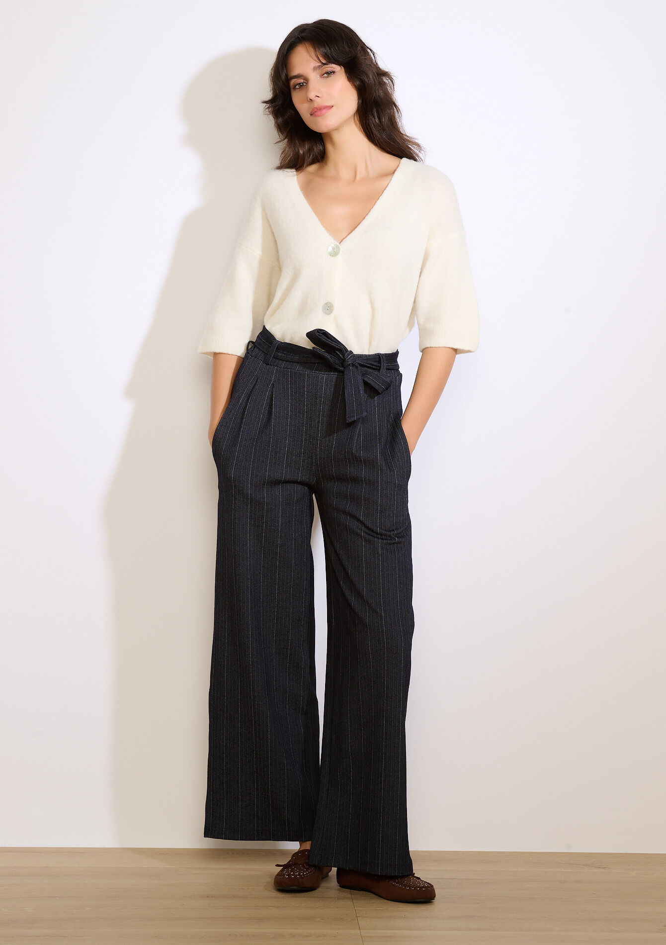 Wijde broek met krijtstreep, Wijde broek met krijtstreep, , back