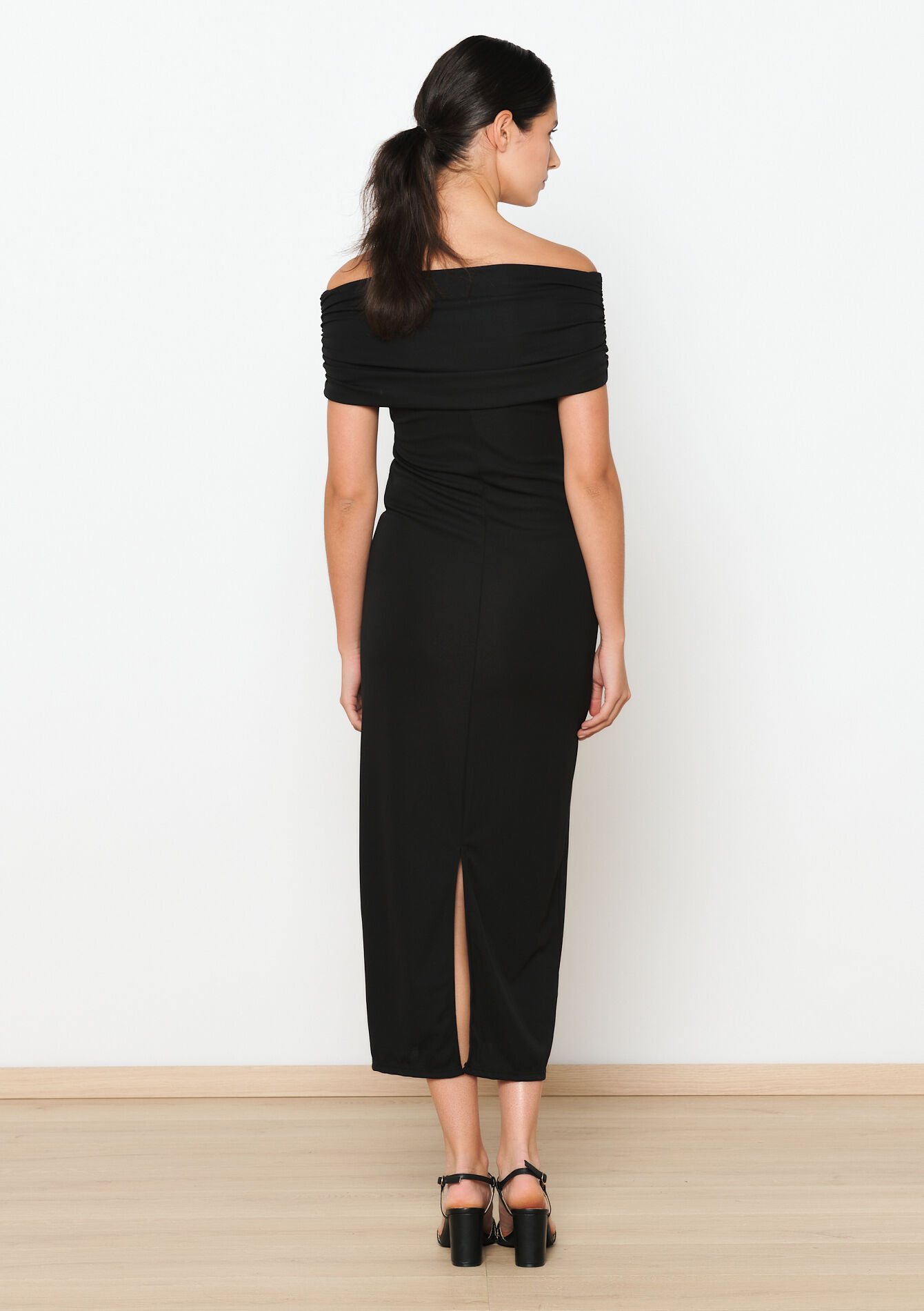 Robe avec épaules dénudées - BLACK - 08103559_1119