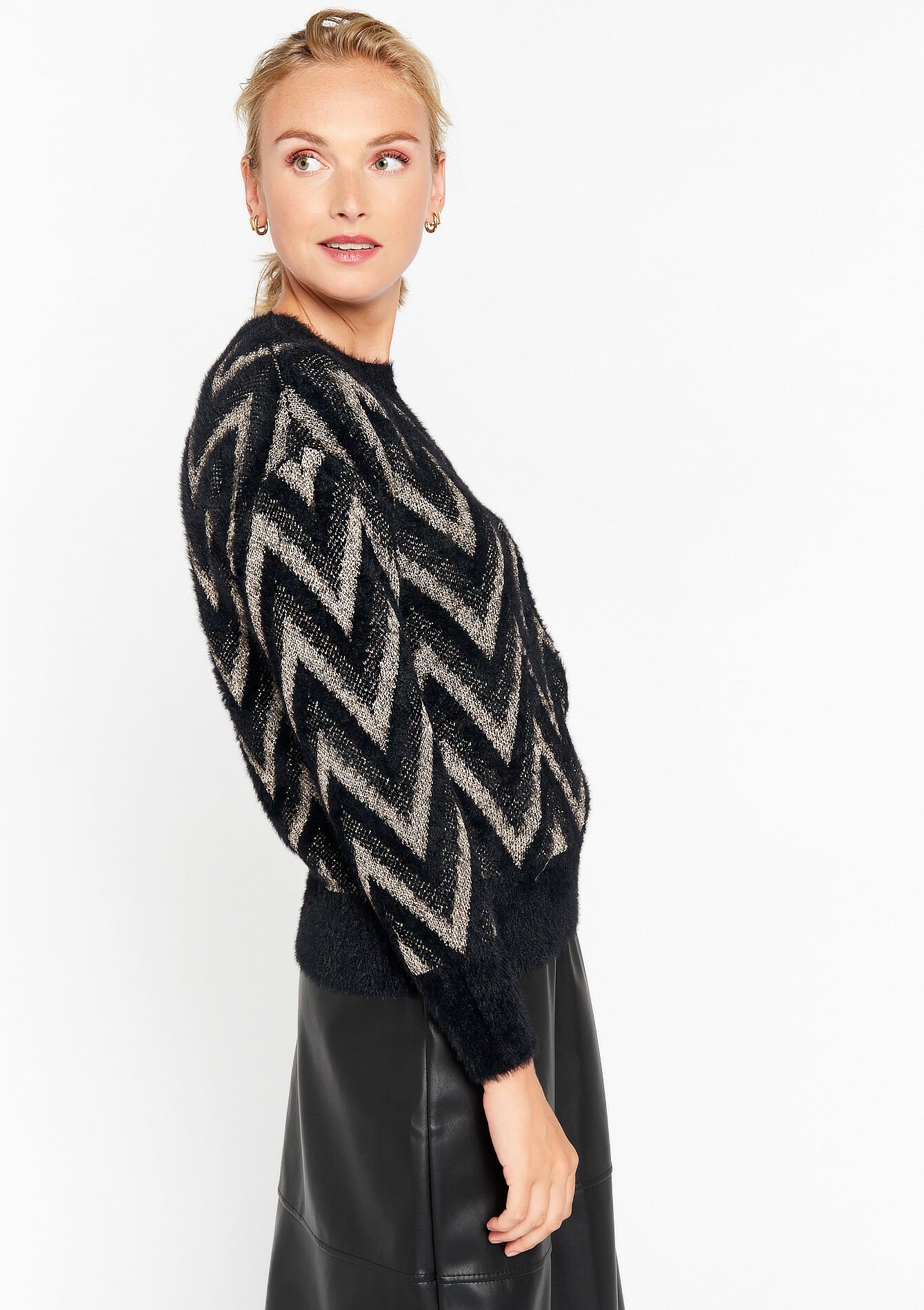 Eyelash pullover with zigzag pattern, Eyelash pullover with zigzag pattern - BLACK - 04006174