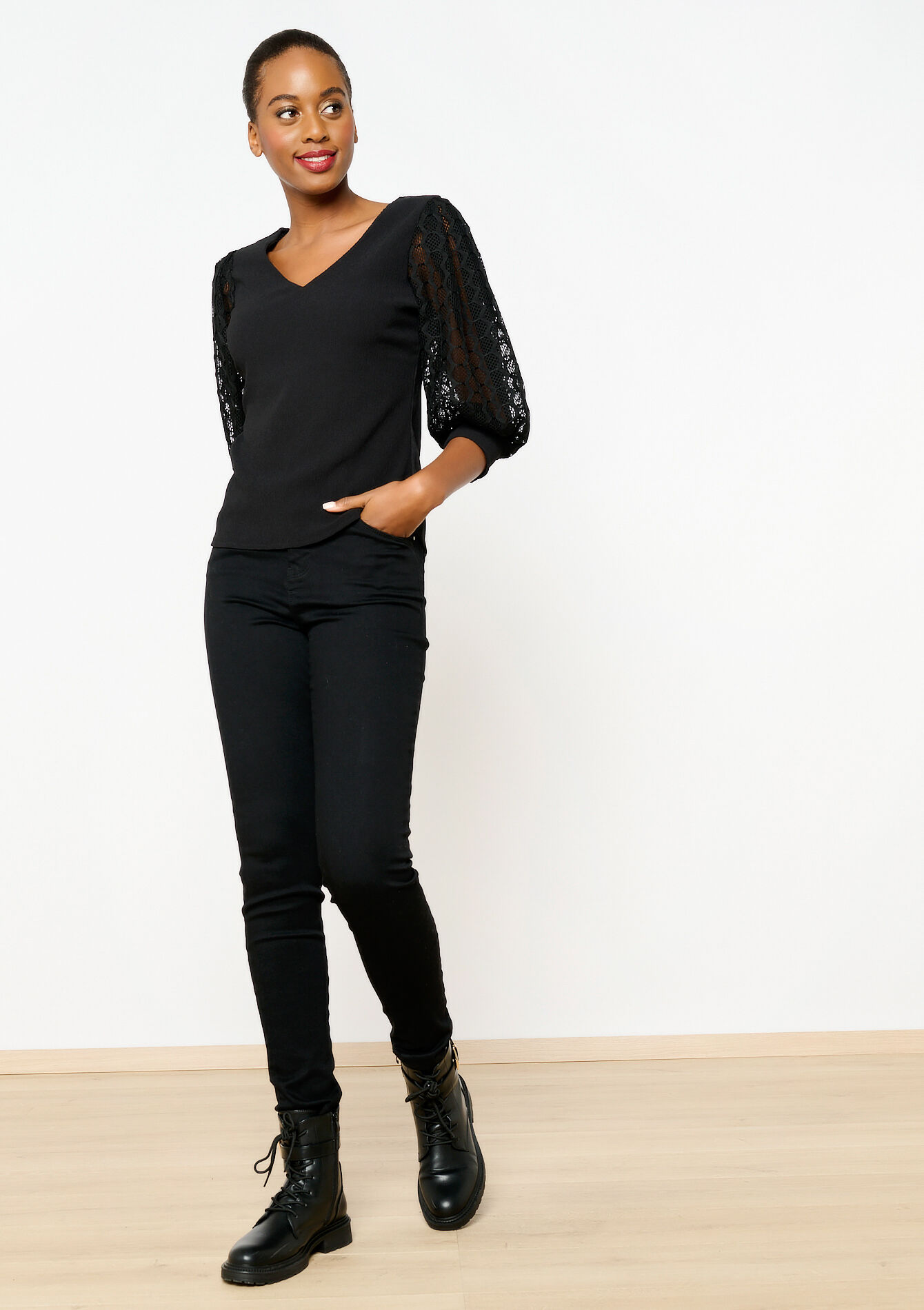 T-shirt avec manches en dentelle - BLACK - 02301526_1119