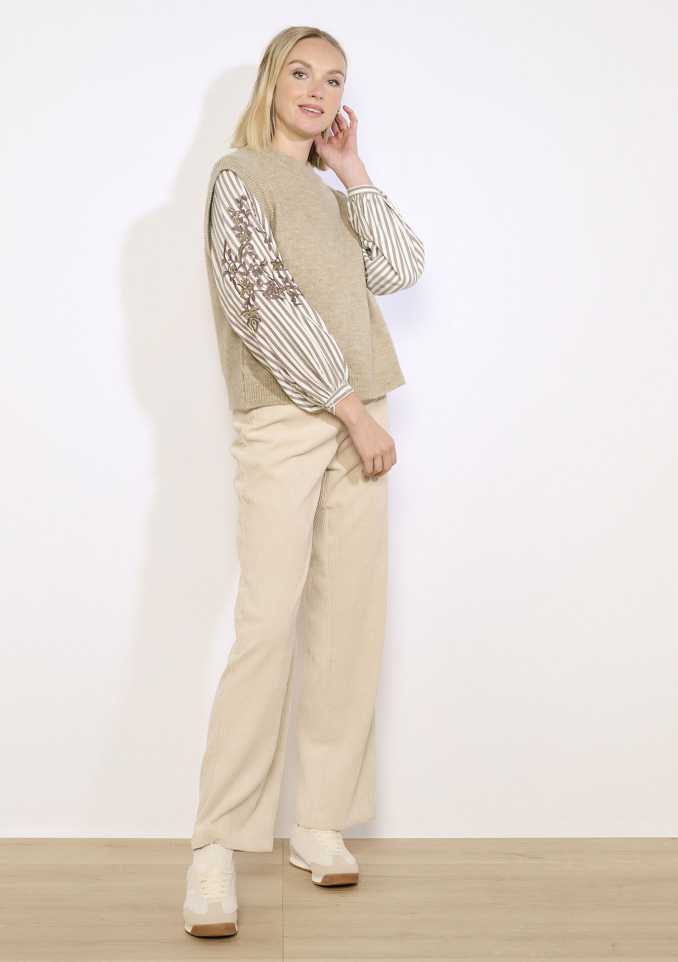 Mouwloze gebreide trui - LT BEIGE - 04007086_2527