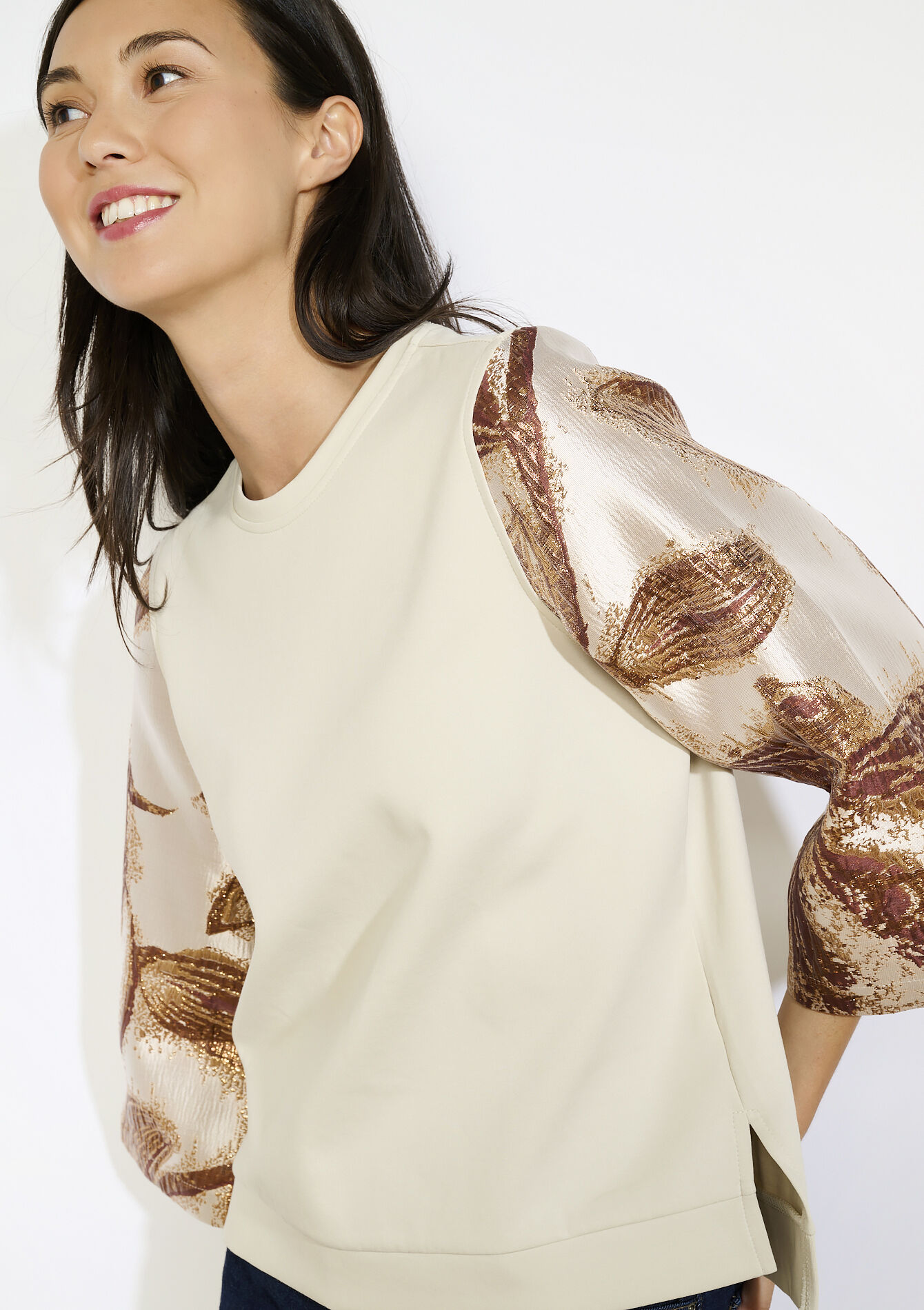 Trui met bloemen en paillettenmouwen, Trui met bloemen en paillettenmouwen, , back