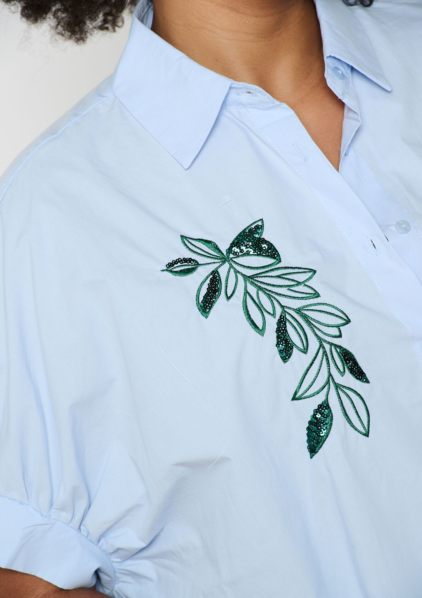 Oversized hemd met borduursel - BLUE PASTEL - 05702725_3003