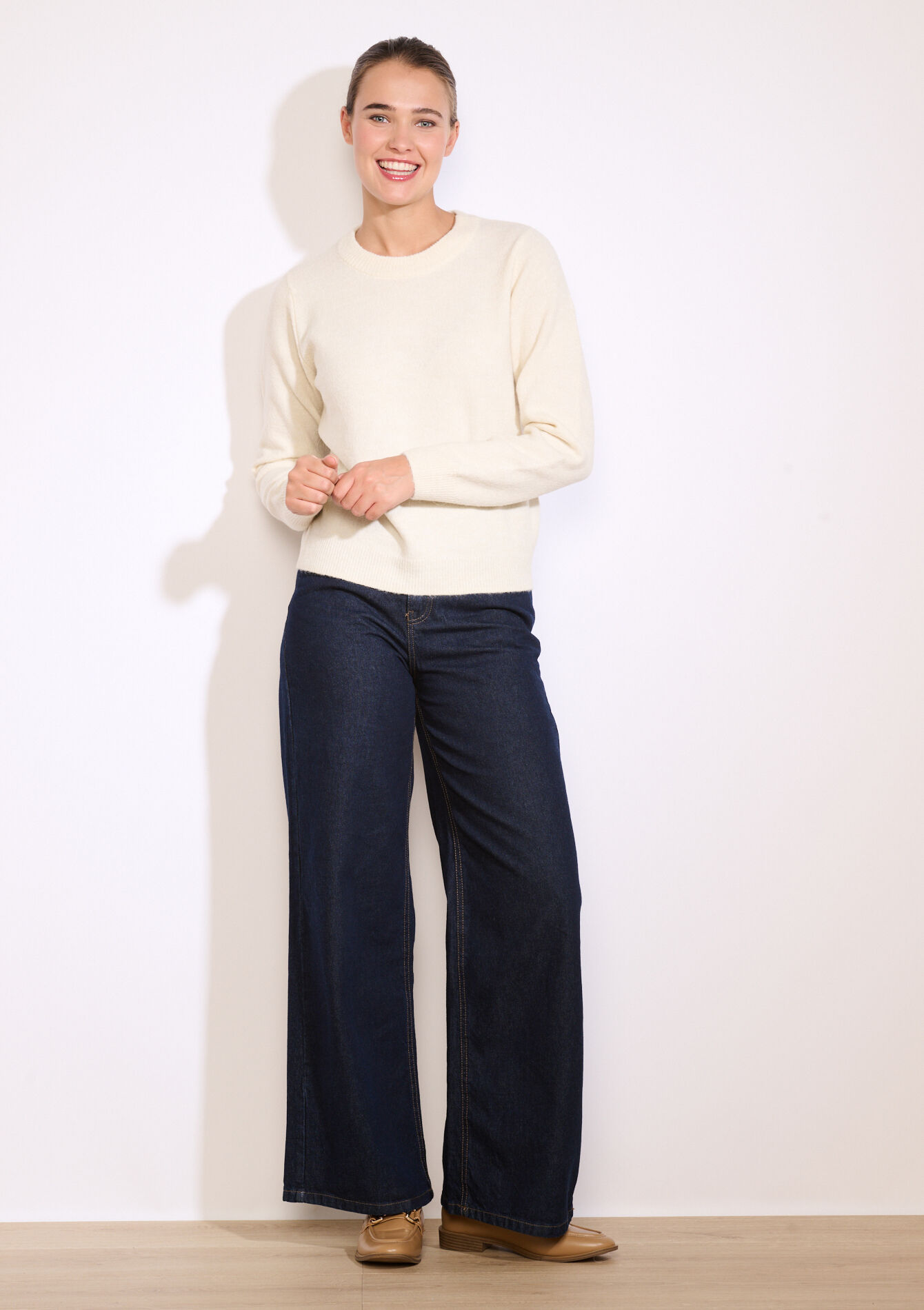 Zachte trui met ronde hals, Zachte trui met ronde hals - VANILLA WHITE - 04006880_1013