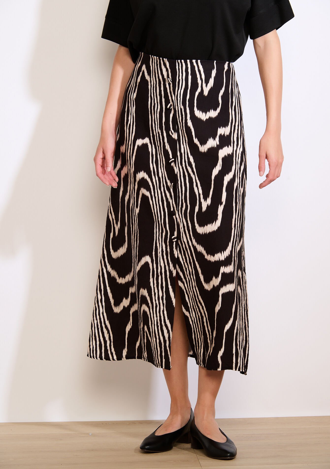 Buttoned printed midi skirt - BLACK - 07101403_1119