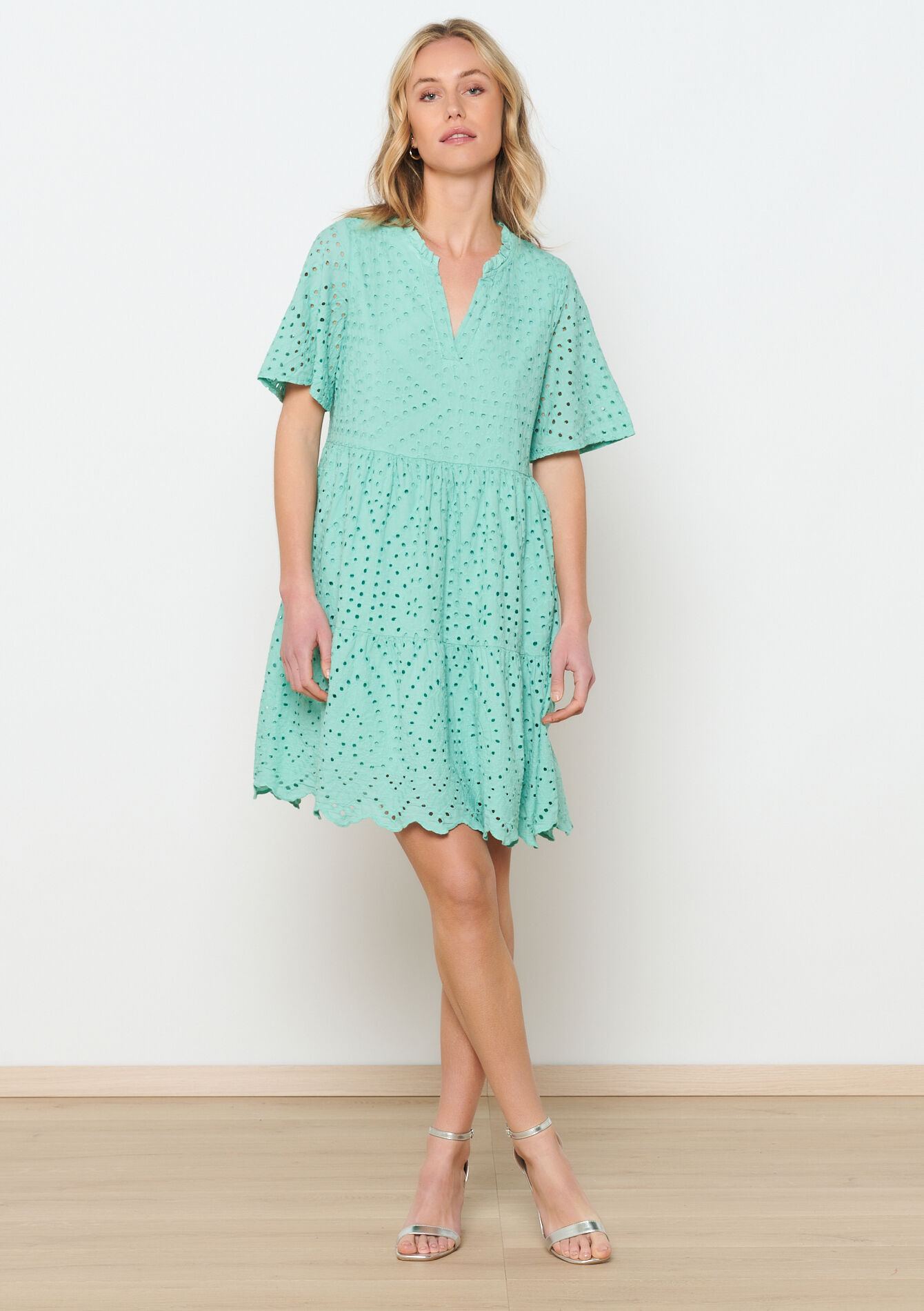 Robe courte en broderie anglaise, Robe courte en broderie anglaise - LIGHT GREEN PASTEL - 08103579_1822