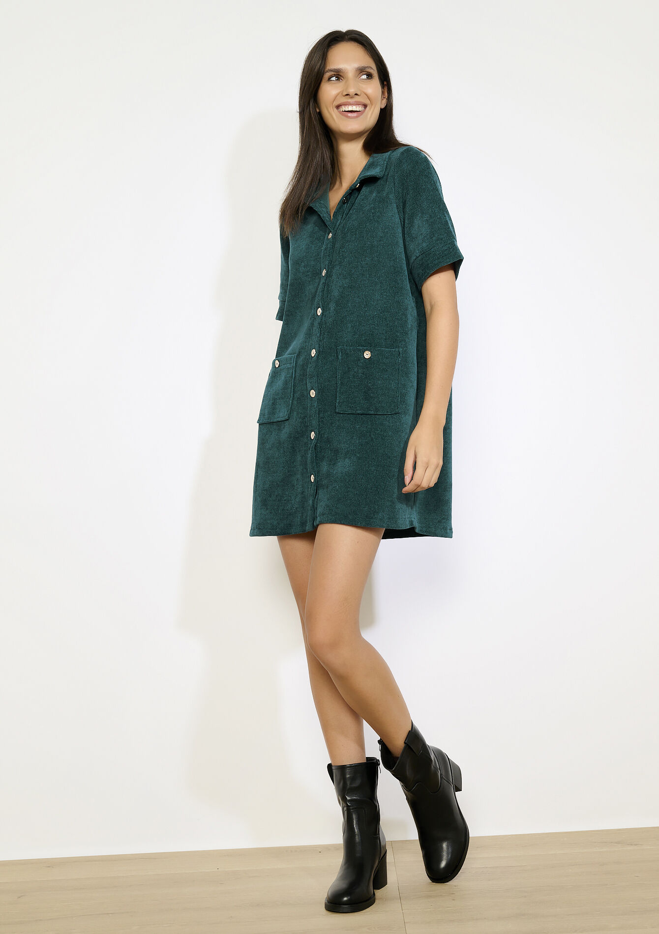 Robe courte boutonnée, Robe courte boutonnée, , back