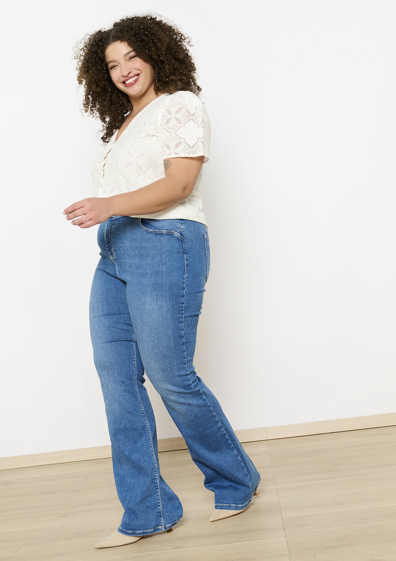 Multiple size bootcut denim
 - MEDIUM BLUE - 22000579_0500