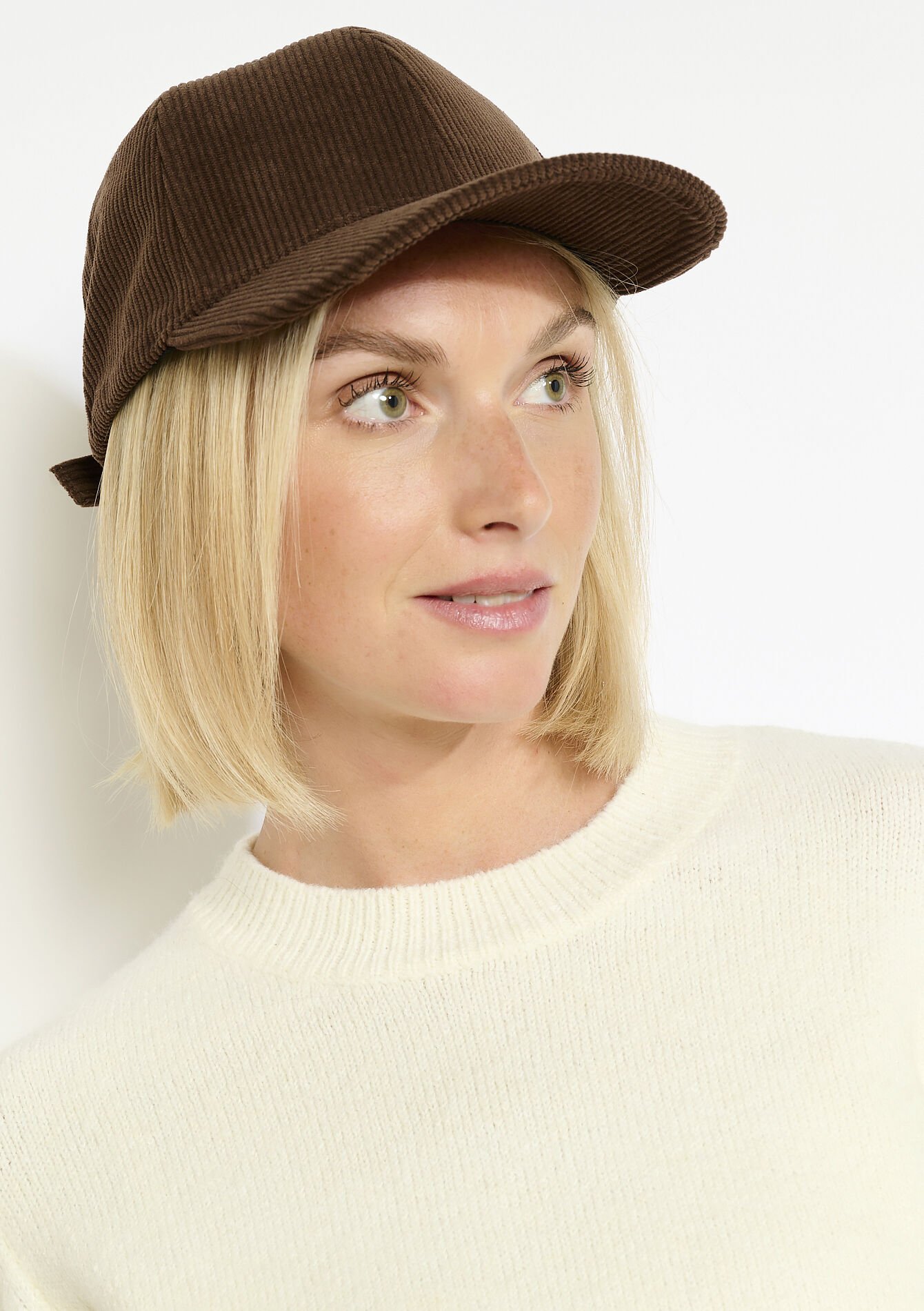 Casquette en velours côtelé, , front