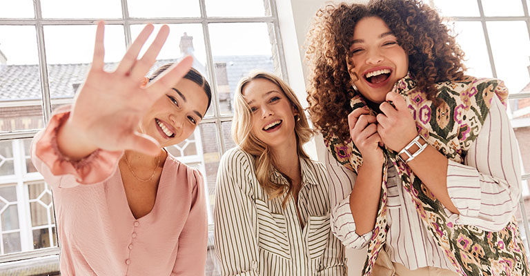 Wholesale: women laughing together