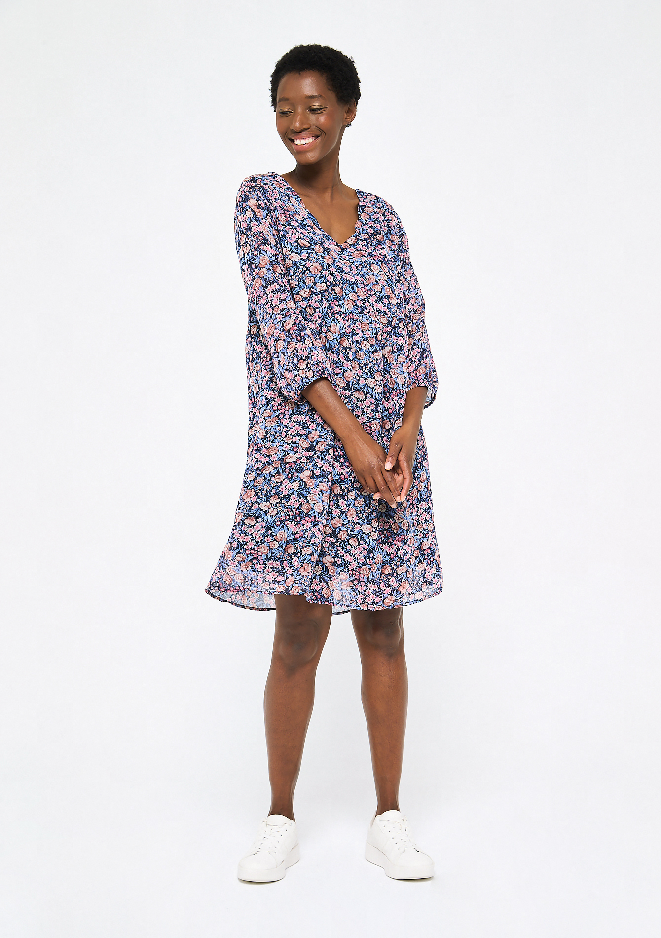 Robe avec joli imprimé floral