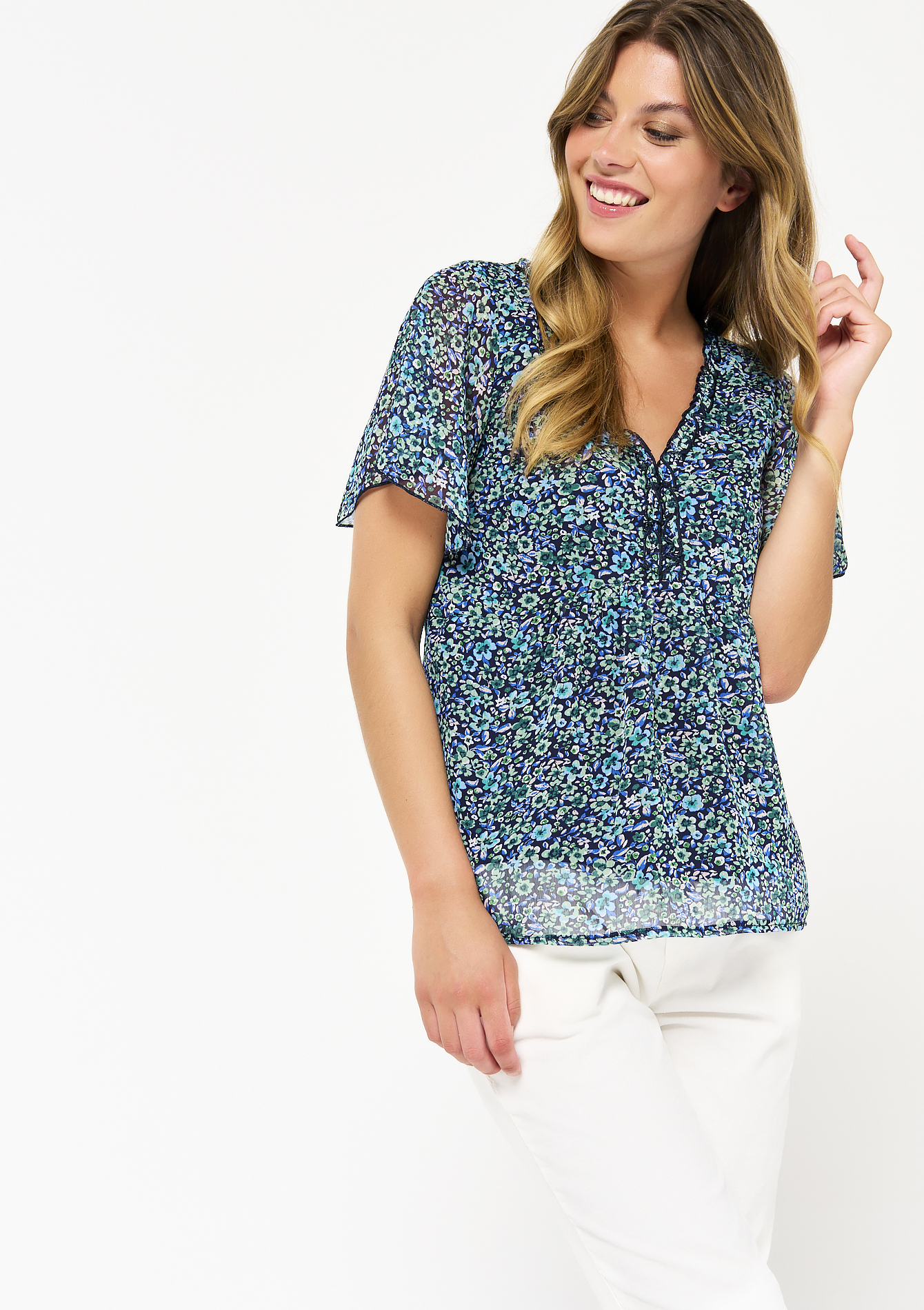 Chemisier fleuri à manches courtes