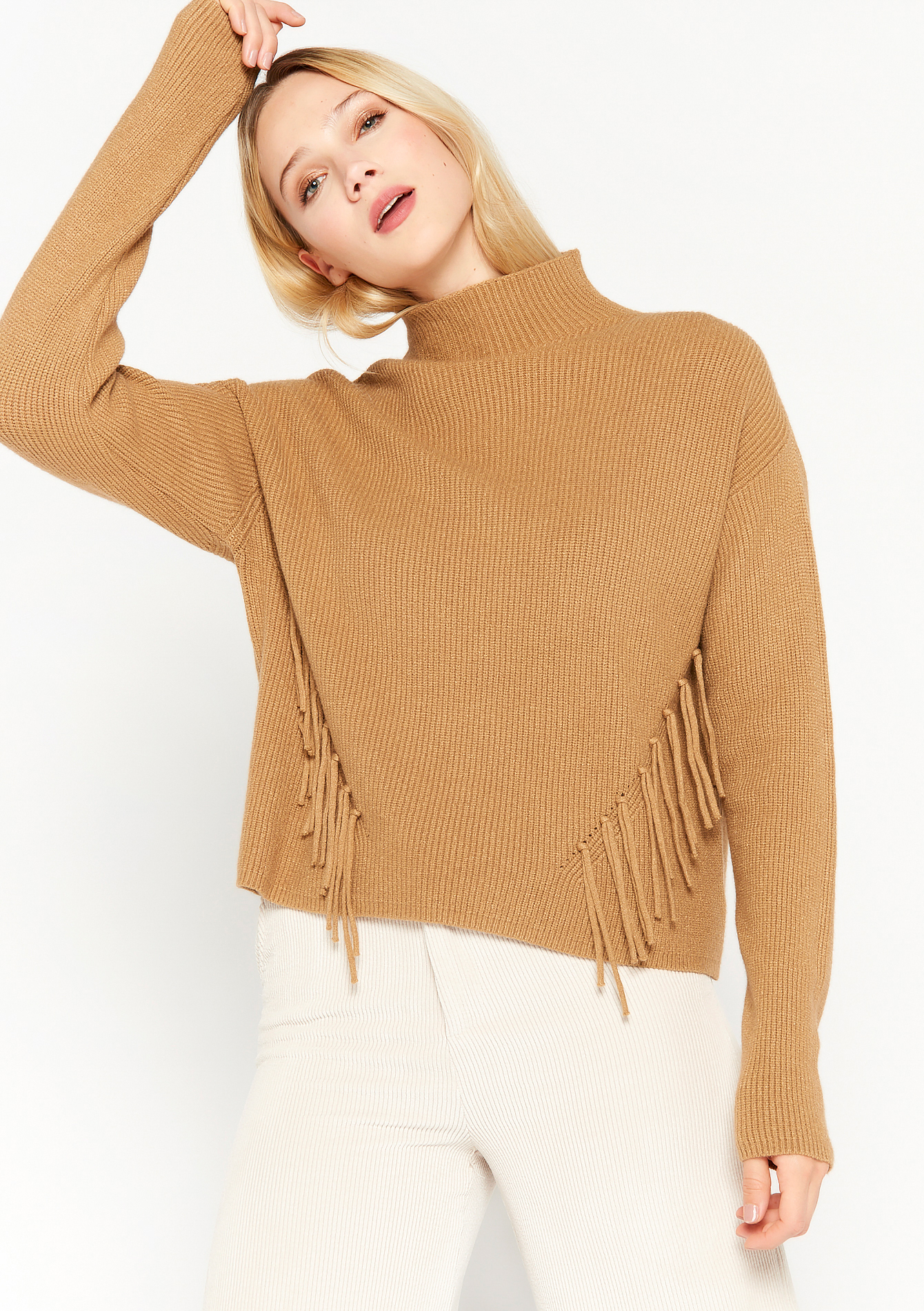 Pull à franges avec col montant