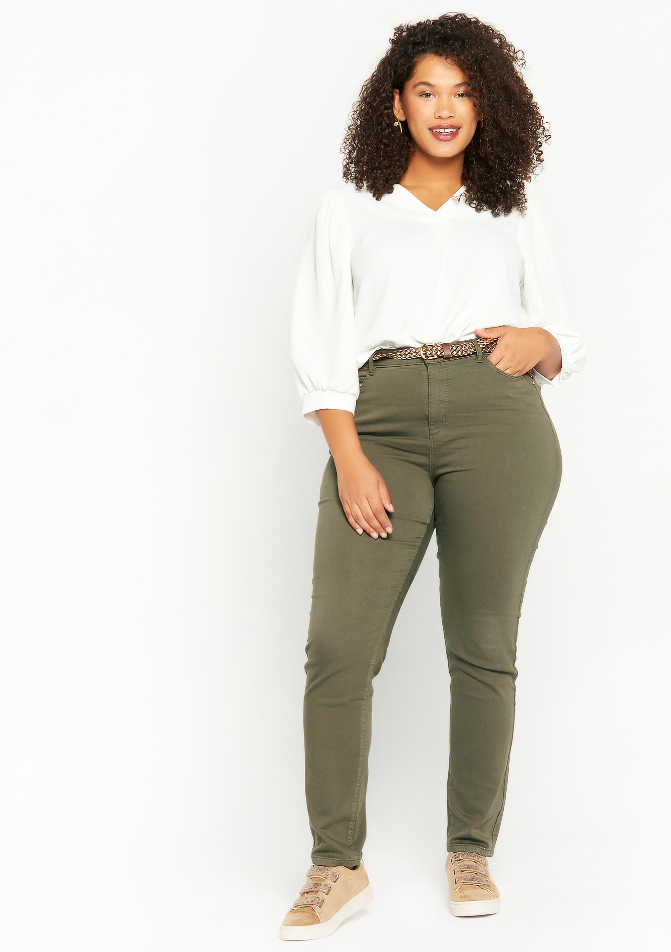 Pantalon slim avec ceinture tressée