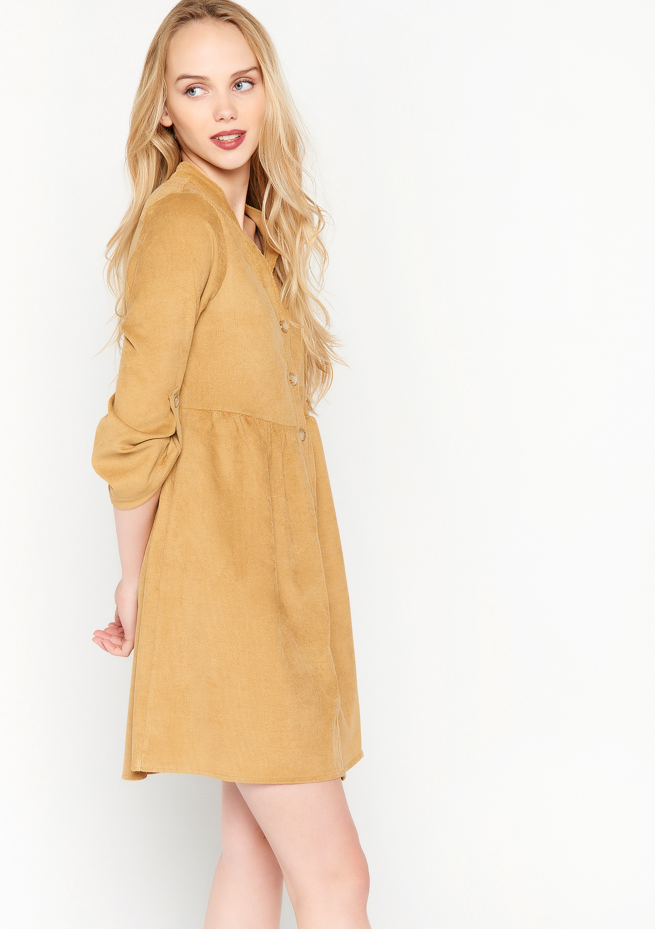 Robe en velours côtelé avec manches 3/4