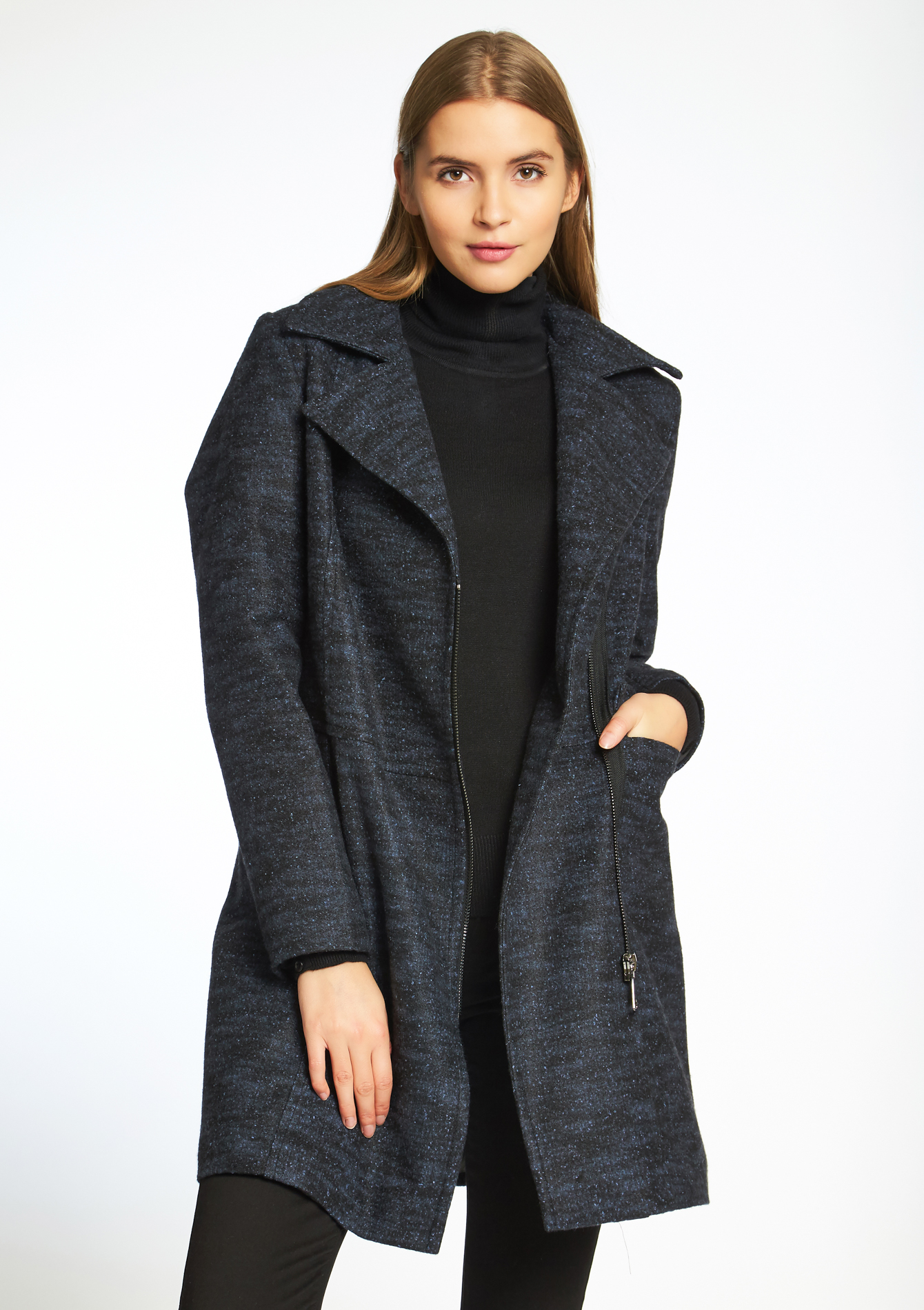 Long plain coat with zip details - LolaLiza