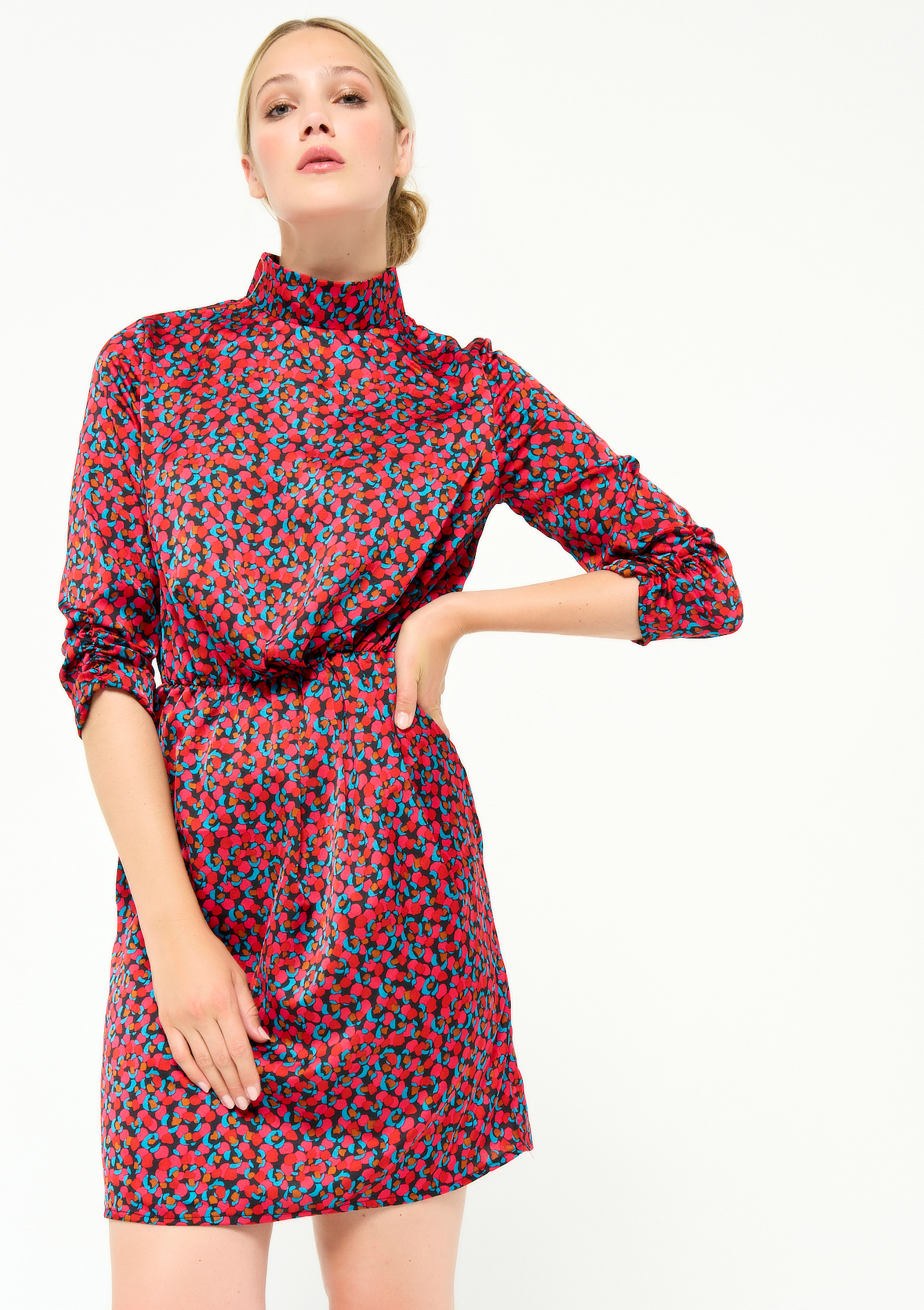 Robe en satin à imprimé graphique