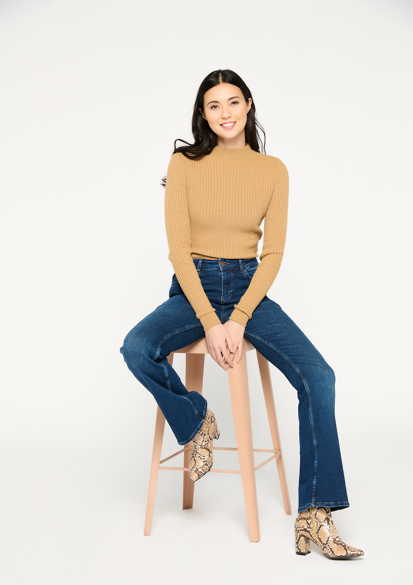 Pull a col roulé en lurex